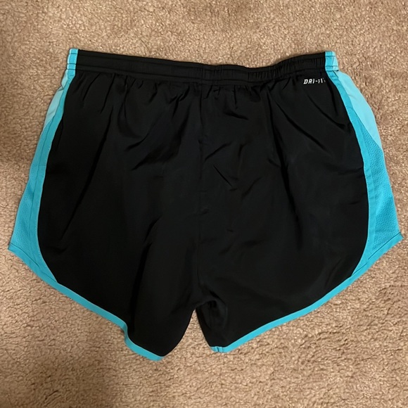 Nike Dri-Fit Shorts - Picture 3 of 4